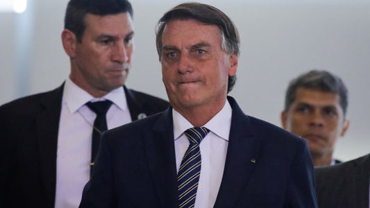 Investigação Contra Bolsonaro é Retomada sem Explicações